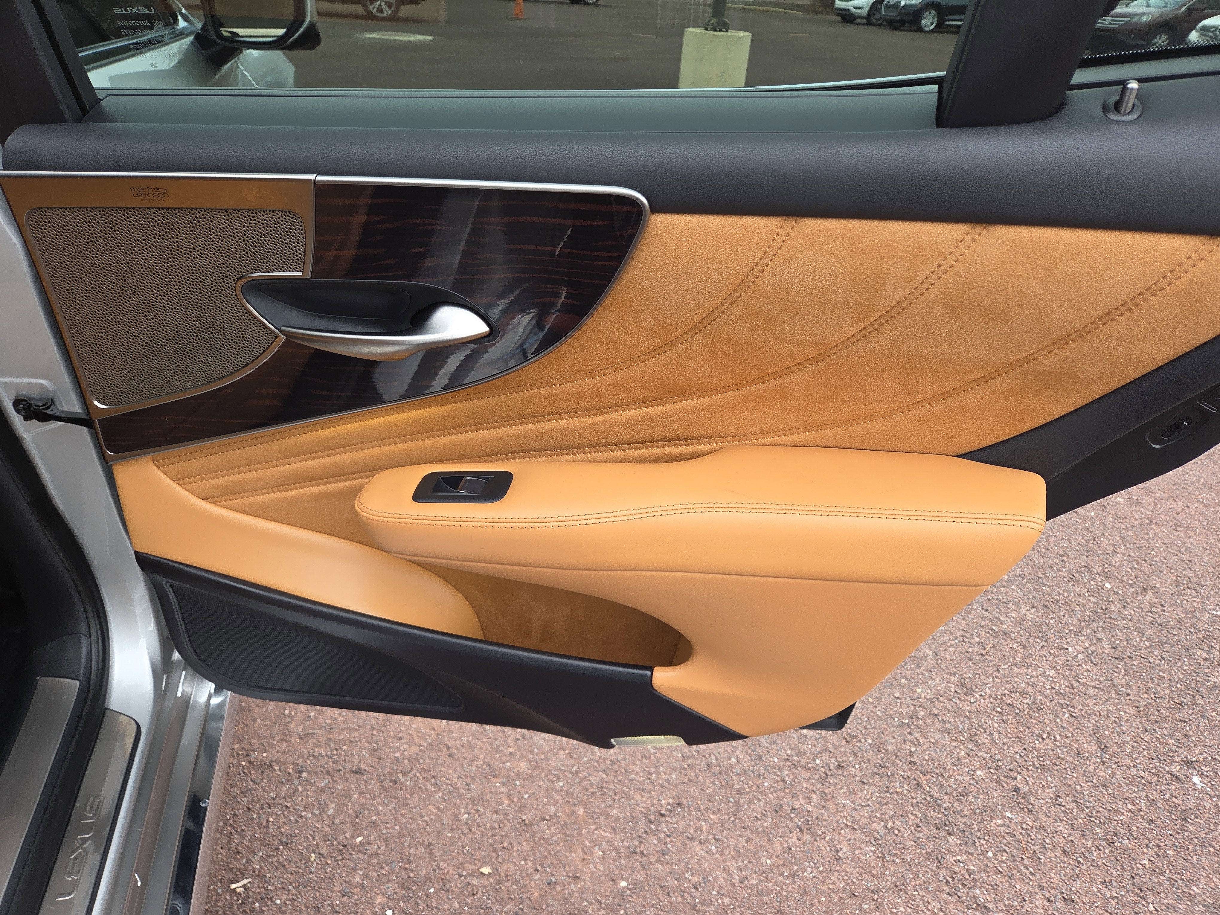 Used 2024 Lexus LS 500 AWD w/ Luxury Package image 19