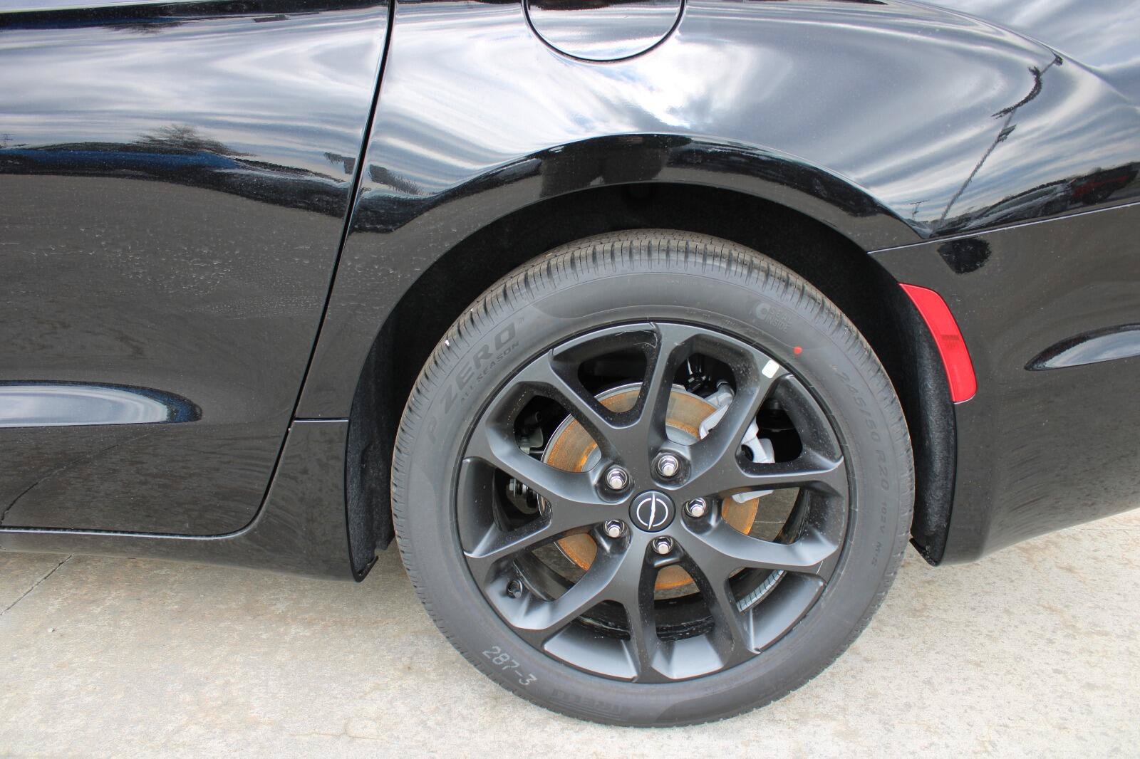 New 2026 Chrysler Pacifica Select FWD image 10