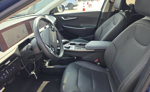 Used 2023 Kia EV6 Wind w/ Wind Technology Package AWD/4WD image 5