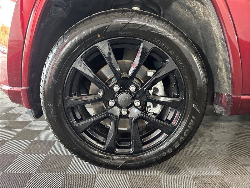 Used 2021 Jeep Grand Cherokee Laredo X AWD/4WD image 32