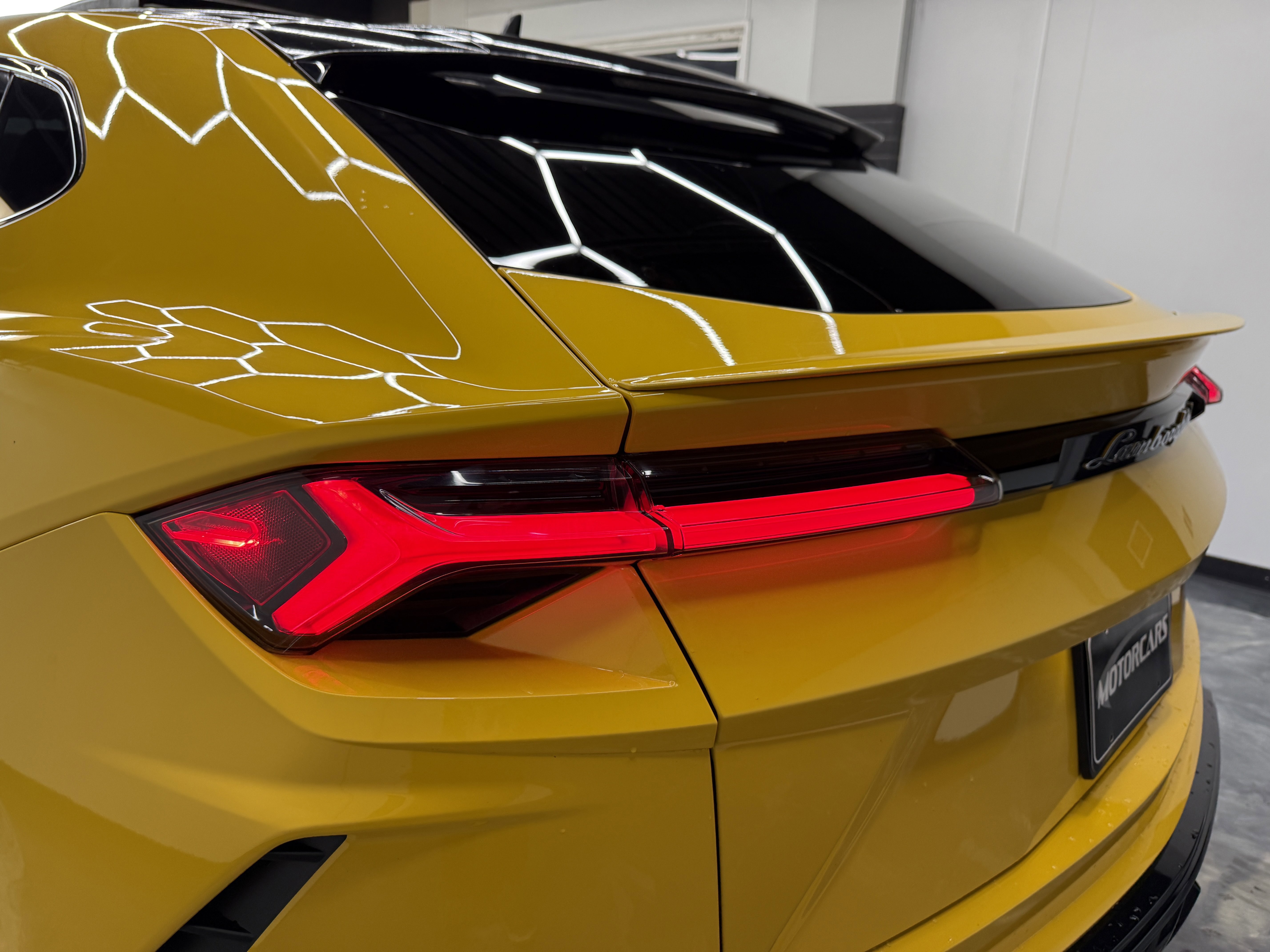 Used 2019 Lamborghini Urus AWD/4WD image 34