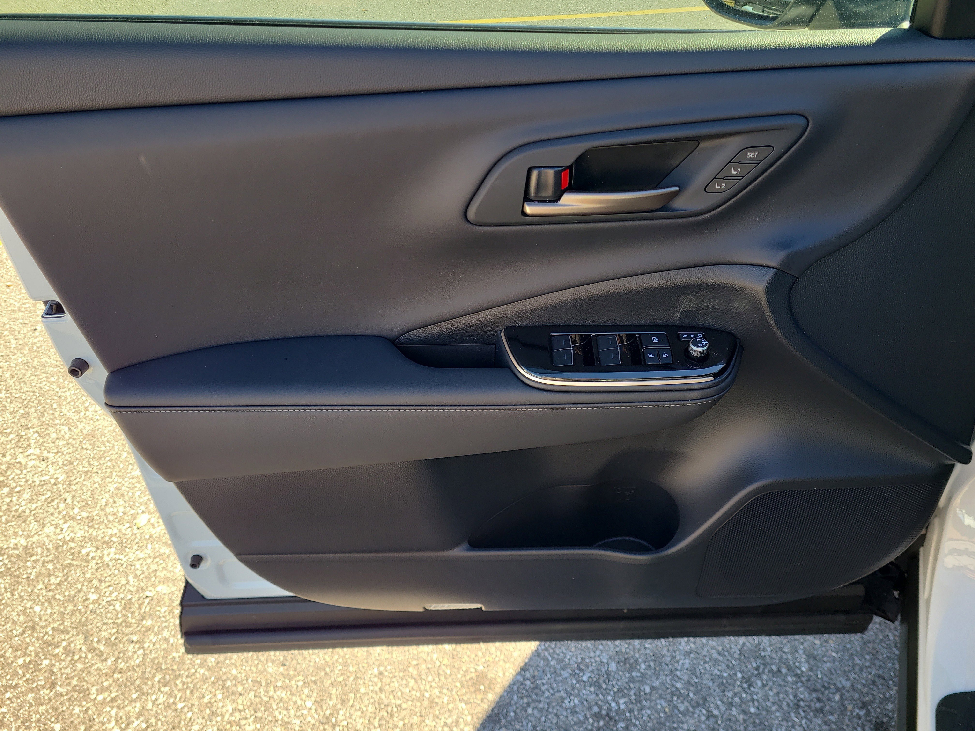 Used 2025 Toyota Crown Signia image 19