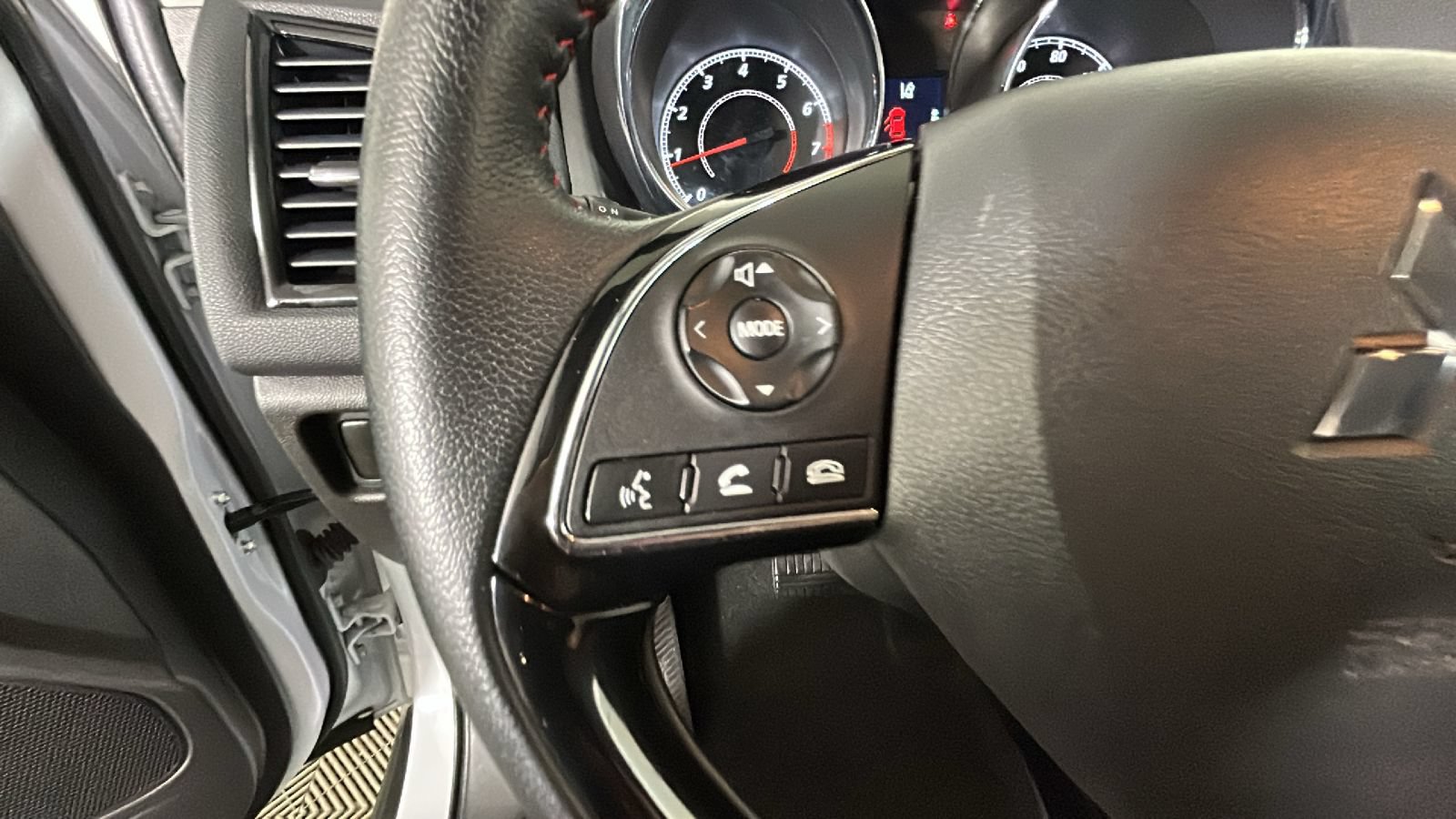 Used 2025 Mitsubishi Outlander Sport LE AWD/4WD image 17