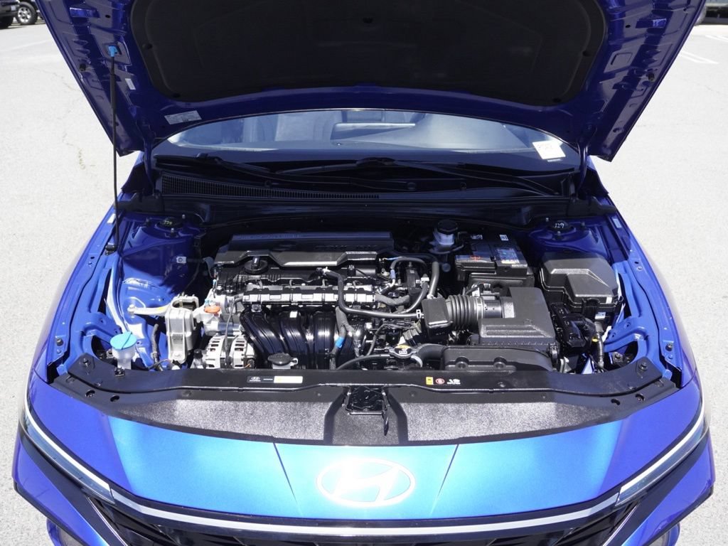Used 2024 Hyundai Elantra Limited FWD image 29