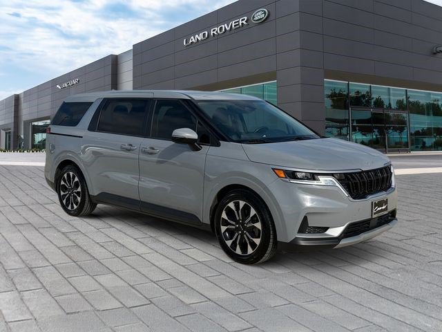 Used 2022 Kia Carnival EX FWD image 7
