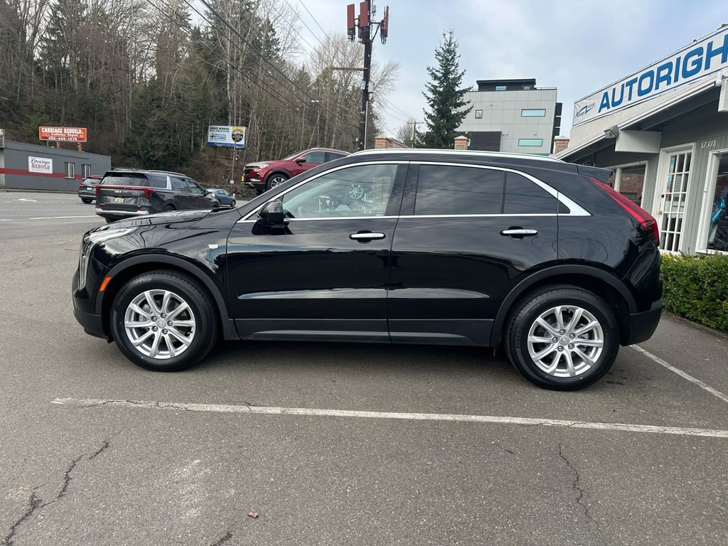 Used 2021 Cadillac XT4 Luxury w/ Cold Weather Package image 4