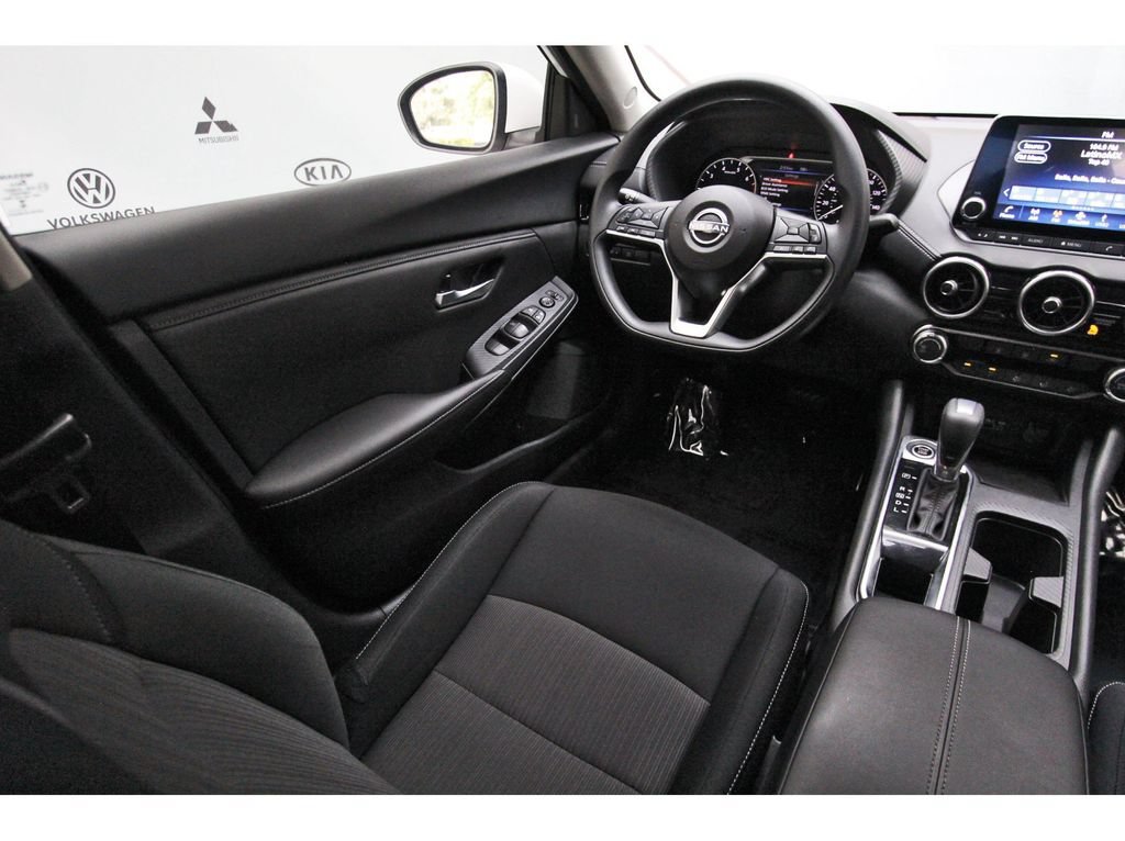 Used 2025 Nissan Sentra SV FWD image 6