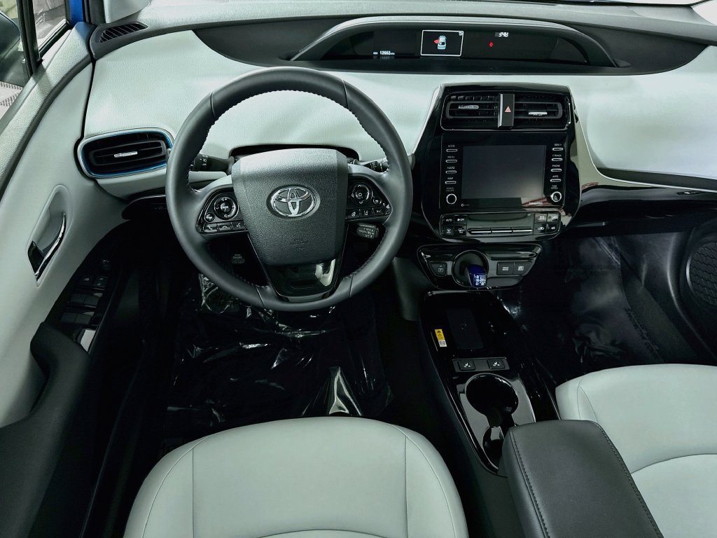 Certified 2022 Toyota Prius XLE w/ Premium Convenience Package FWD image 4