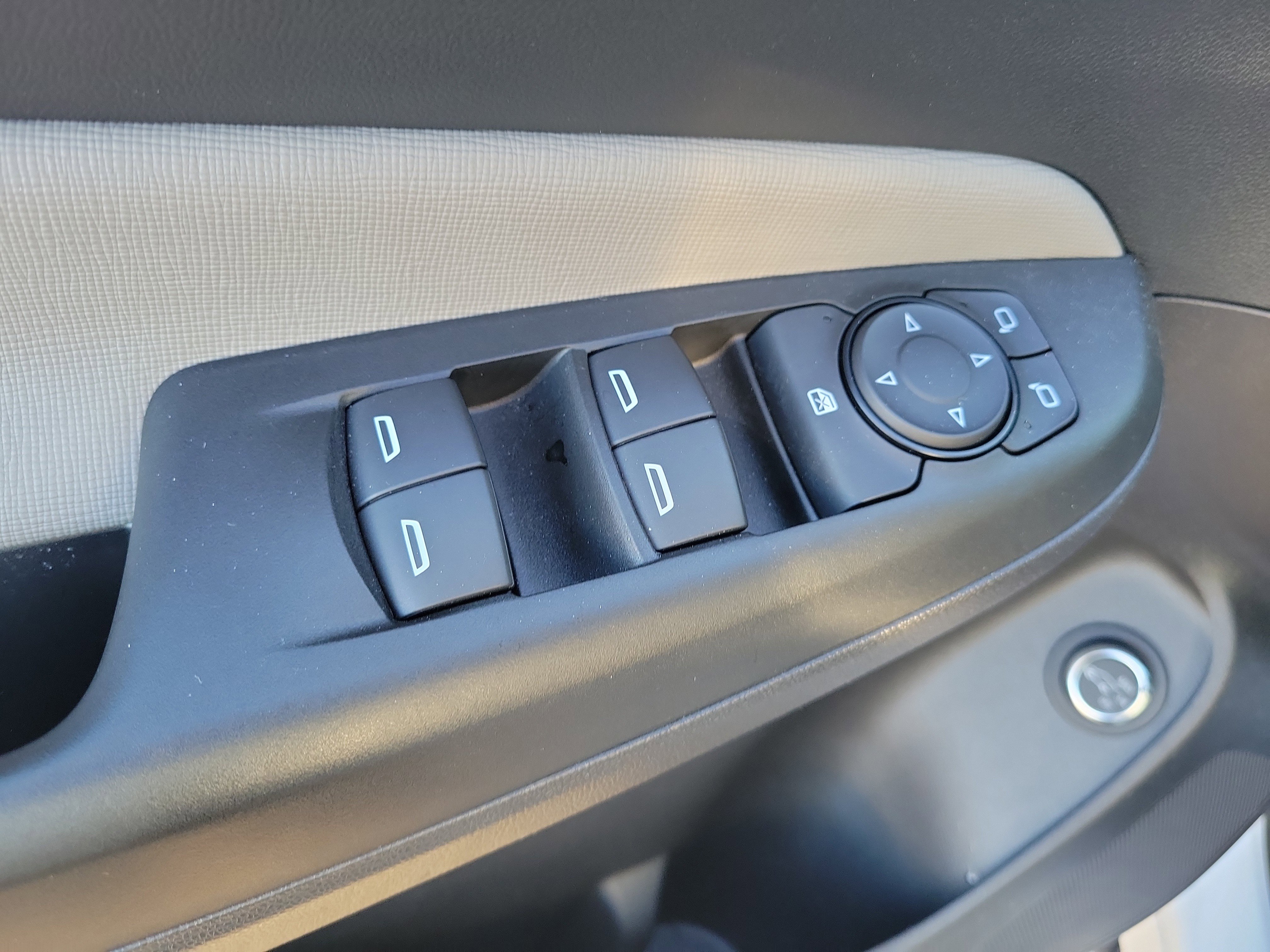 Certified 2025 Buick Envista Avenir image 18