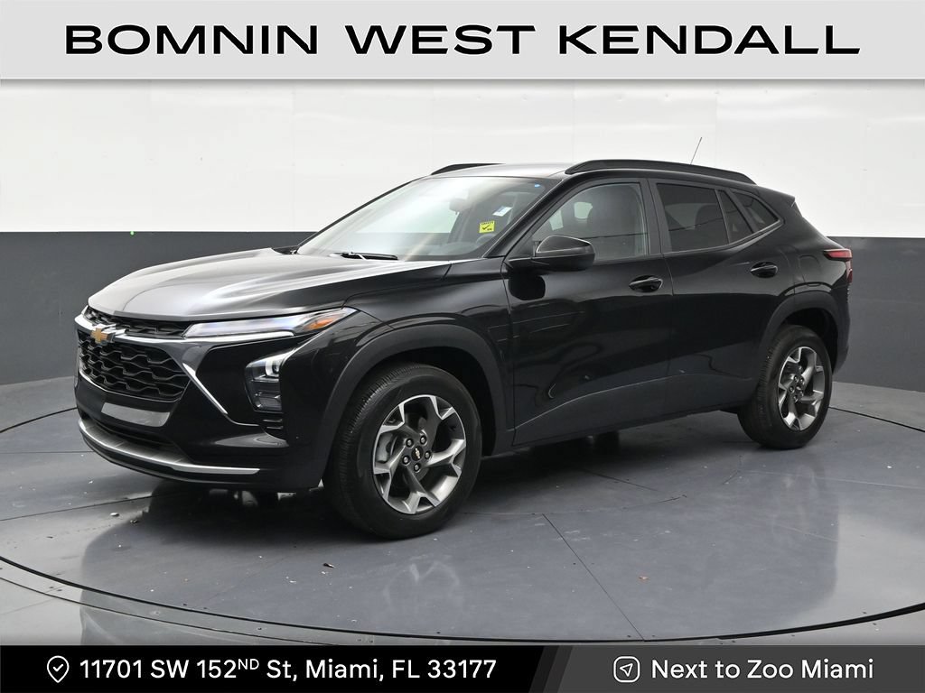 Used 2024 Chevrolet Trax LT FWD image 1