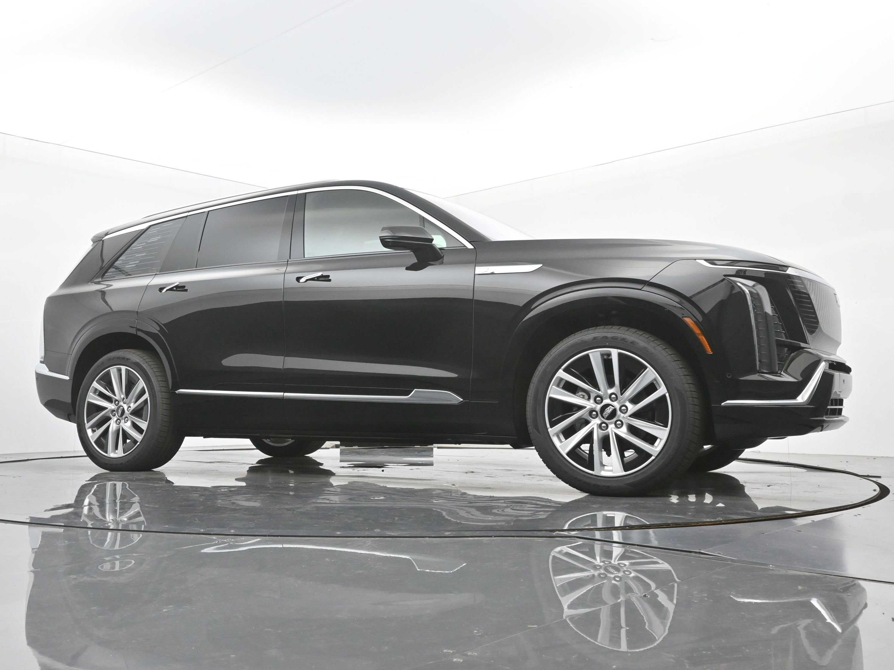 New 2026 Cadillac Vistiq Luxury w/ LPO, Floor Liner Package image 21