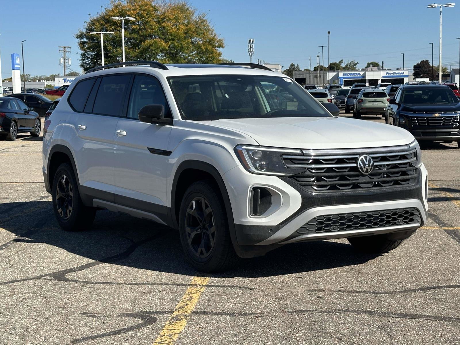 New 2026 Volkswagen Atlas Peak Edition image 7