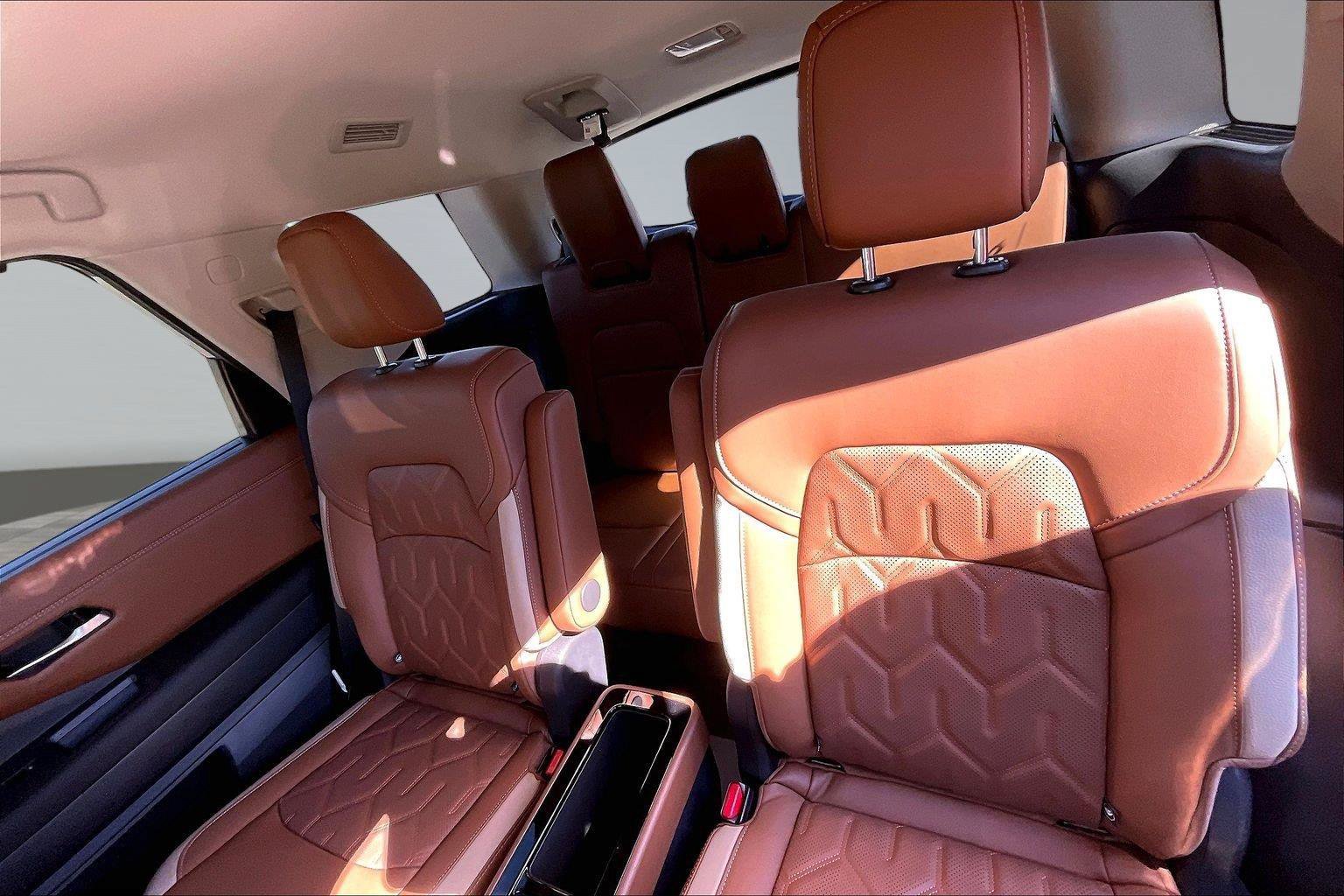 New 2026 Nissan Pathfinder Platinum AWD/4WD image 9