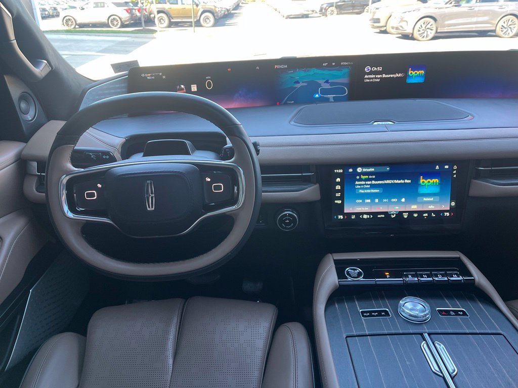 Certified 2025 Lincoln Navigator L Black Label AWD/4WD image 21