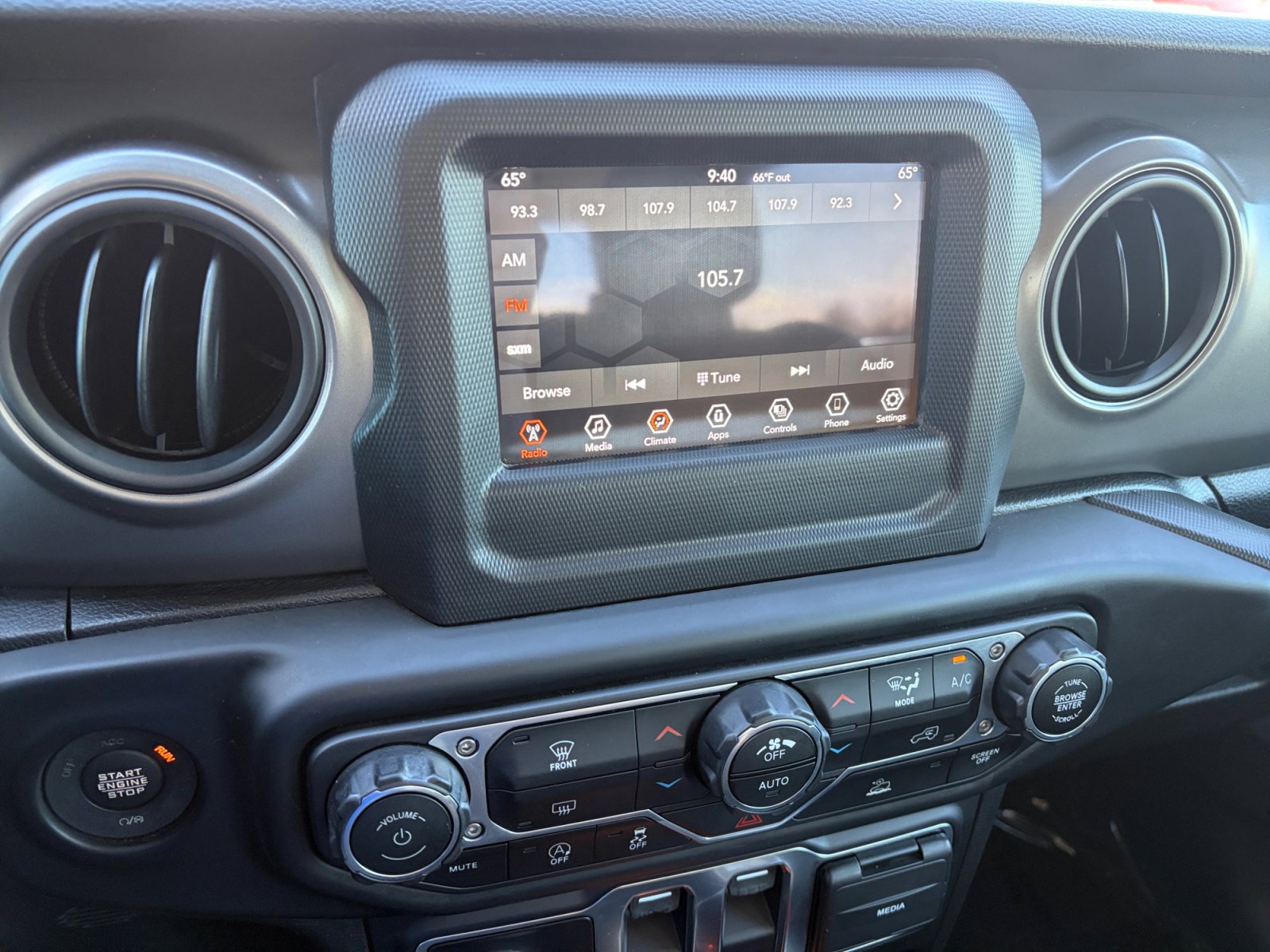 Used 2021 Jeep Wrangler Sport AWD/4WD image 24