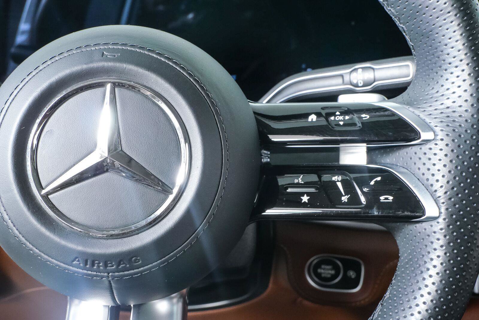 Used 2024 Mercedes-Benz GLS 580 4MATIC image 13