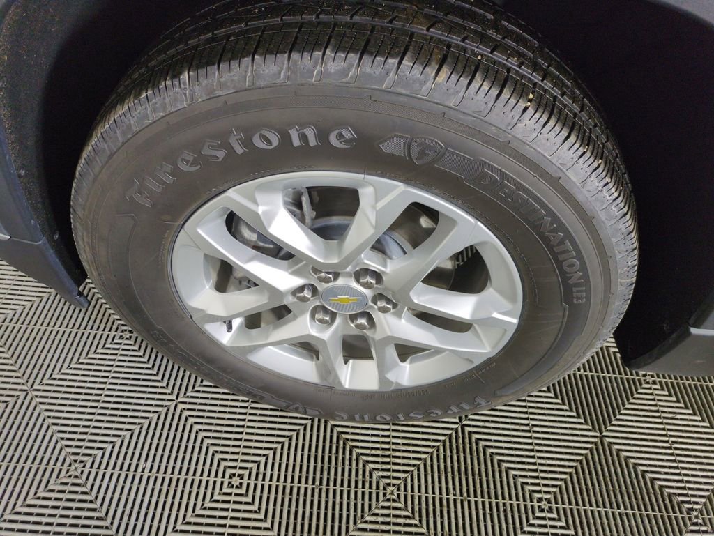 Used 2021 Chevrolet Traverse LT image 27