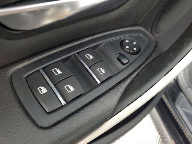 Used 2018 BMW 320i xDrive Sedan AWD/4WD image 19
