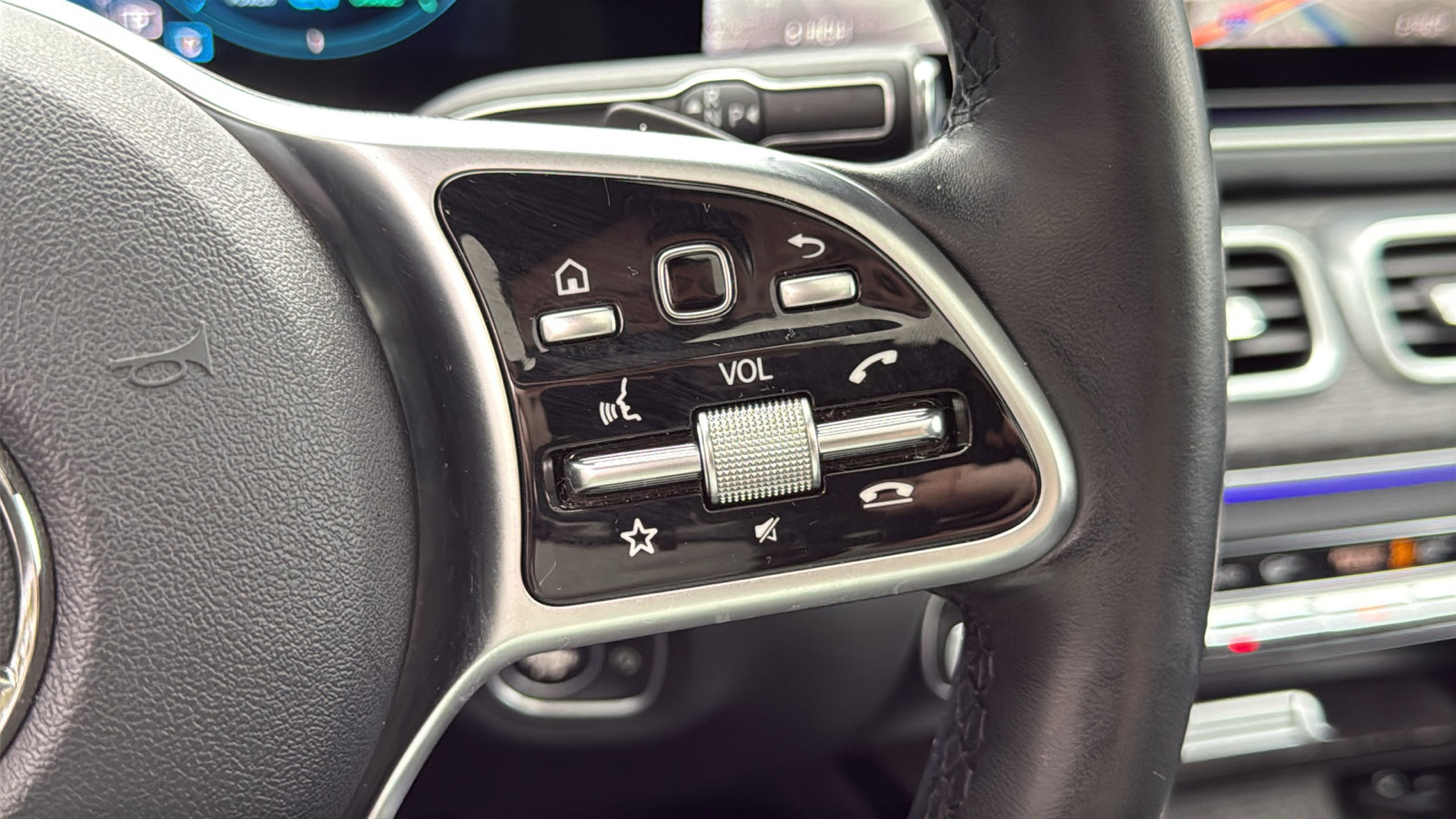 Used 2020 Mercedes-Benz GLS 450 4MATIC image 16