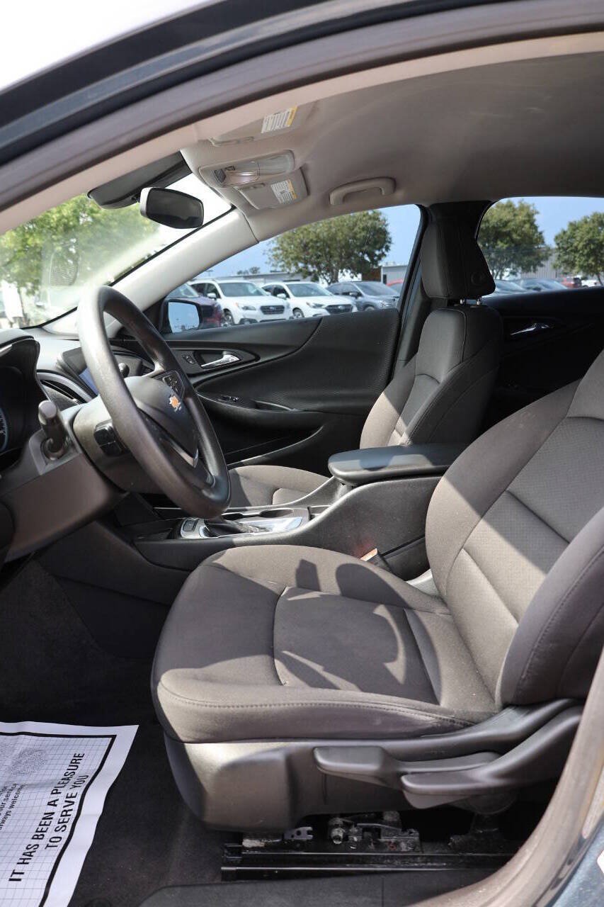Used 2020 Chevrolet Malibu LS FWD image 12
