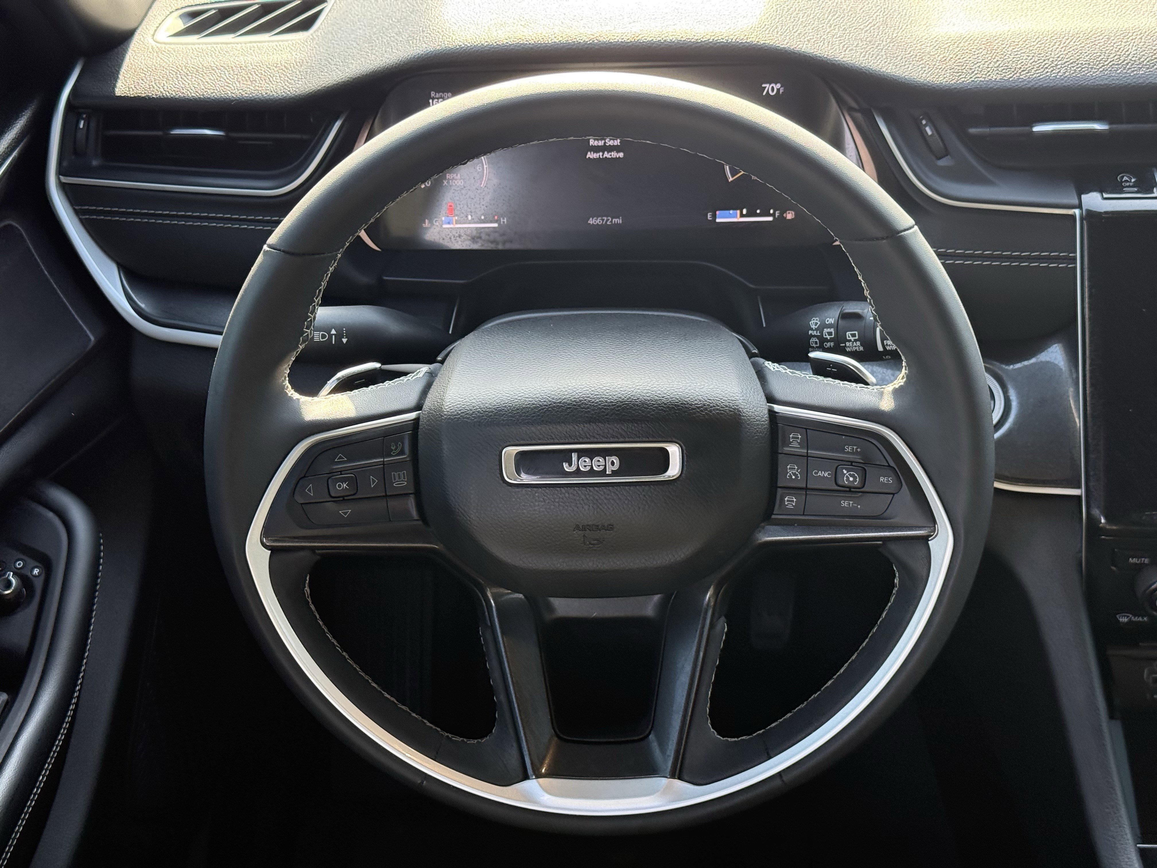 Used 2023 Jeep Grand Cherokee Altitude image 15