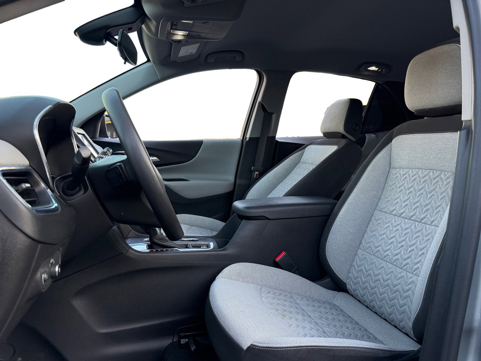 Used 2023 Chevrolet Equinox LS image 9