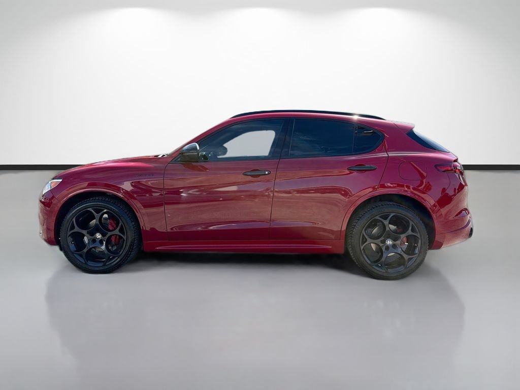 Used 2022 Alfa Romeo Stelvio Veloce AWD/4WD image 4