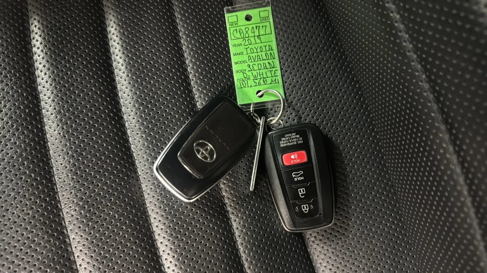 Used 2019 Toyota Avalon XSE w/ Carpet Mat Package FWD image 23