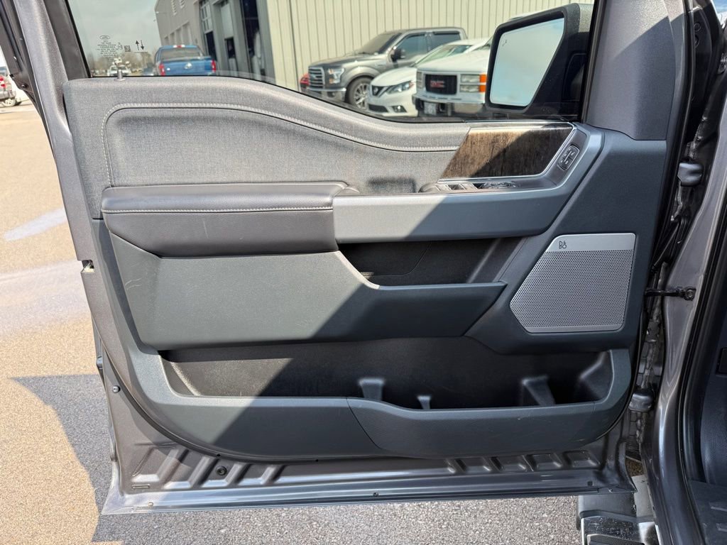 Used 2021 Ford F150 Lariat w/ Trailer Tow Package image 9