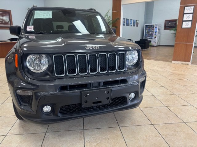 Used 2022 Jeep Renegade Latitude AWD/4WD image 2