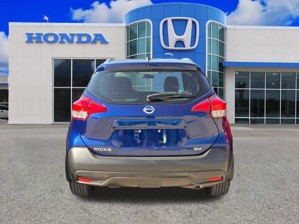 Used 2019 Nissan Kicks SV FWD image 3