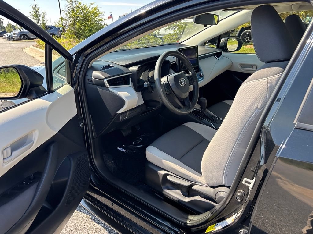 Used 2023 Toyota Corolla LE FWD image 33