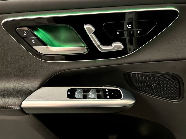 Used 2024 Mercedes-Benz GLC 300 image 15