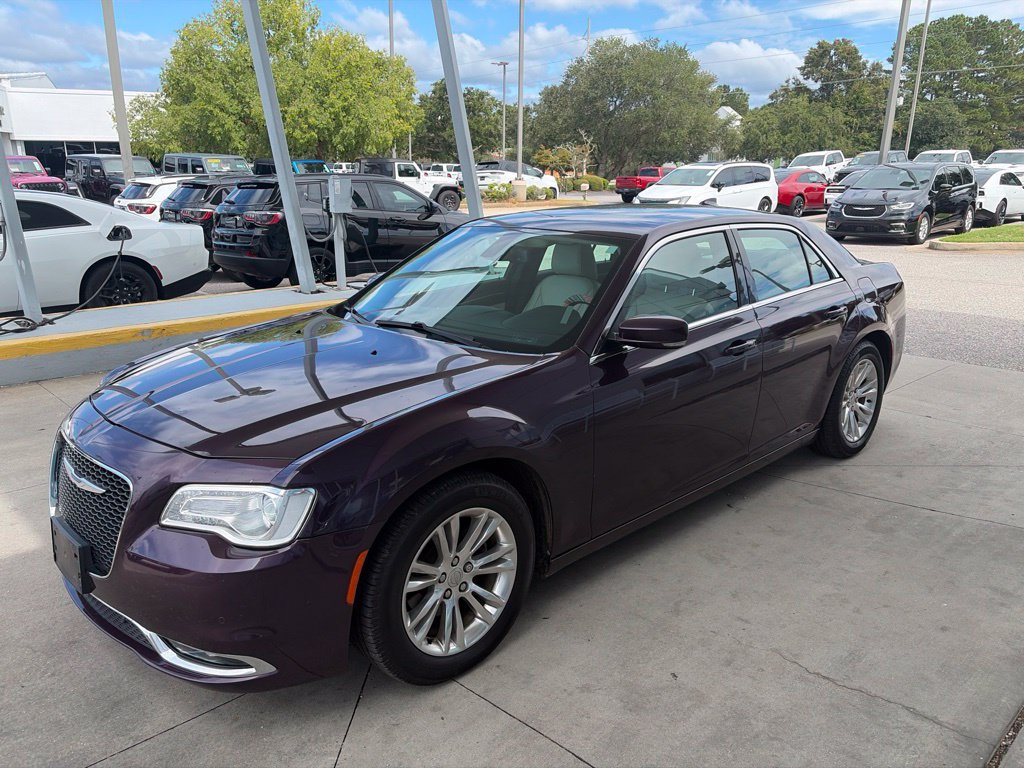 Used 2021 Chrysler 300 Touring L RWD image 1