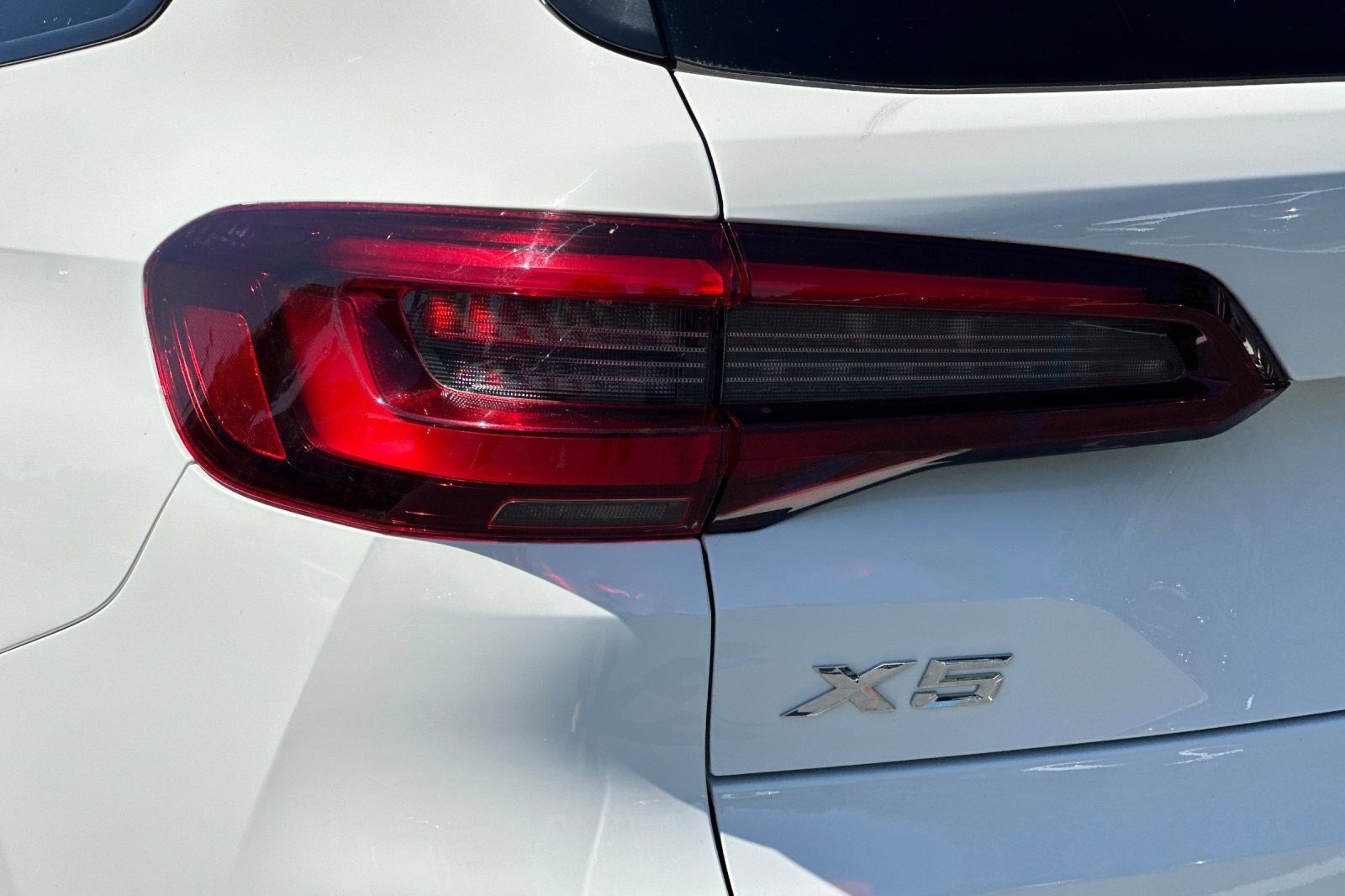 Used 2021 BMW X5 xDrive40i w/ M Sport Package AWD/4WD image 12