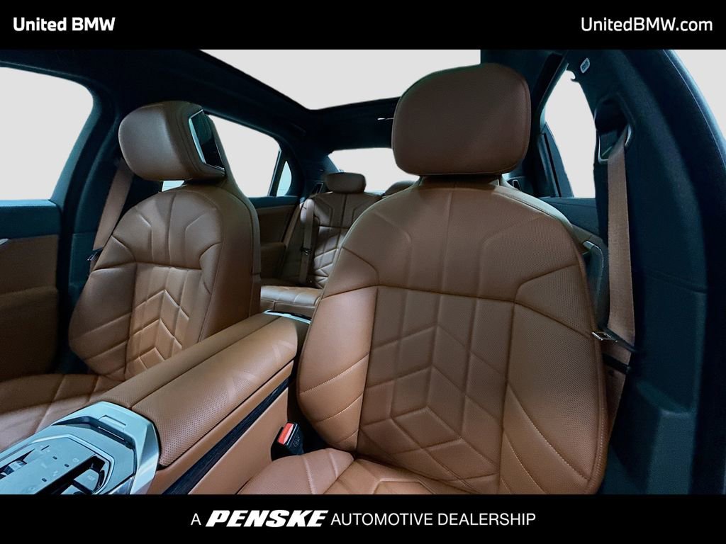 New 2026 BMW 740i w/ Premium Package RWD image 5