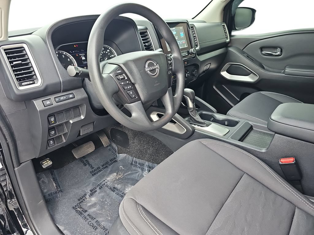 Used 2022 Nissan Frontier SV w/ Technology Package RWD image 16