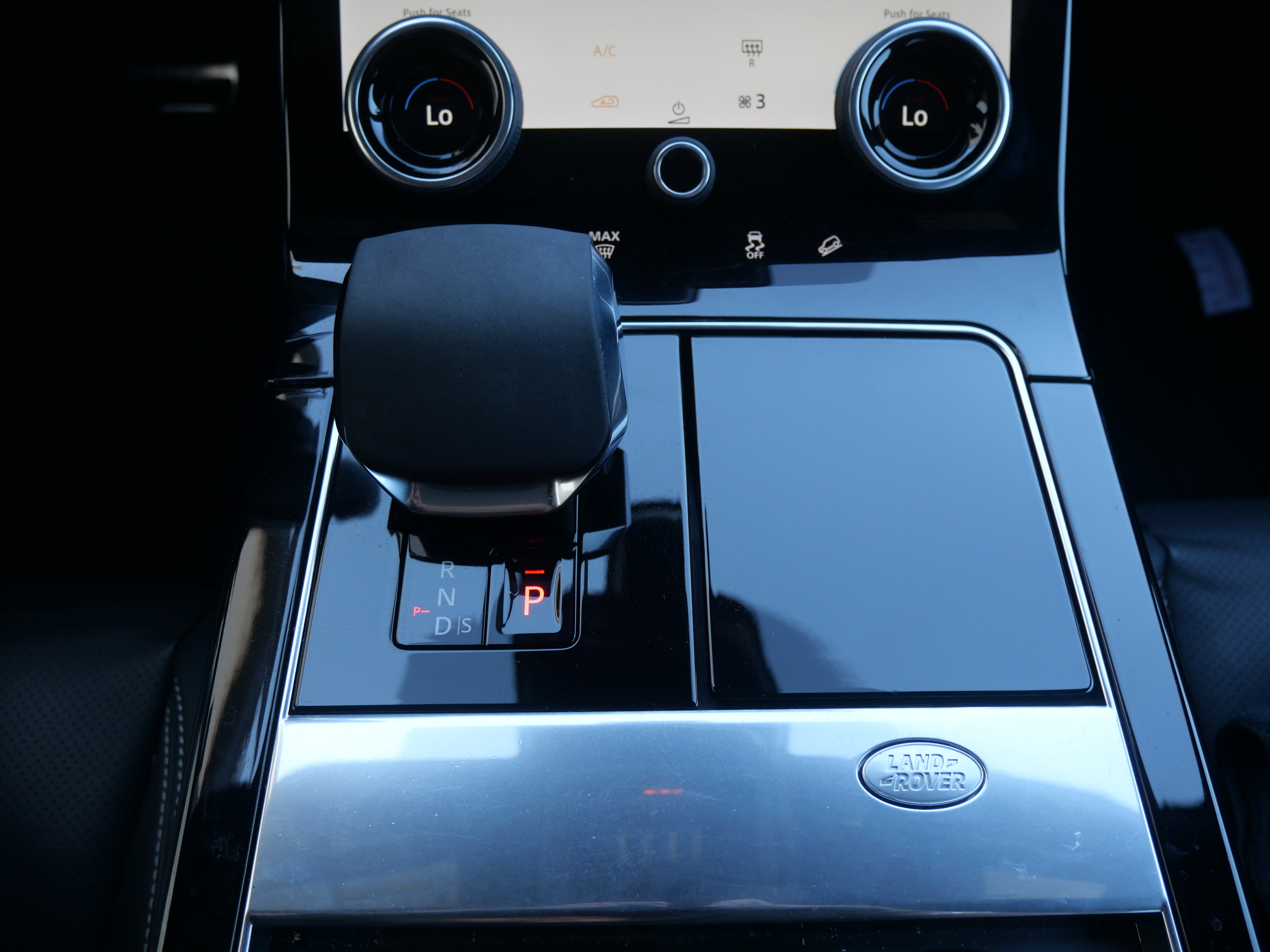 Used 2022 Land Rover Range Rover Velar R-Dynamic S image 28