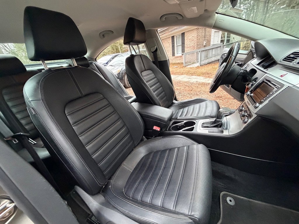 Used 2010 Volkswagen CC Sport image 22