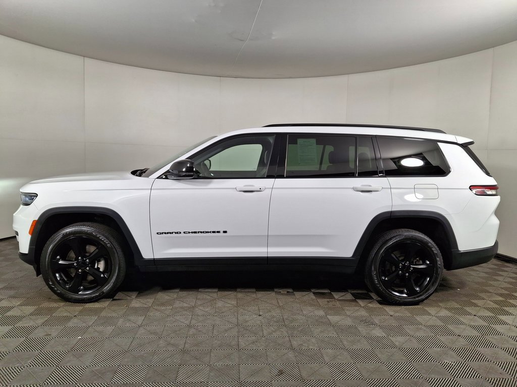 Used 2022 Jeep Grand Cherokee L Laredo image 2