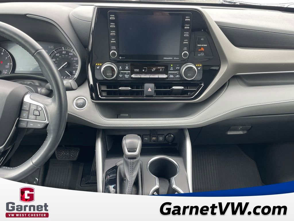 Used 2020 Toyota Highlander XLE image 19