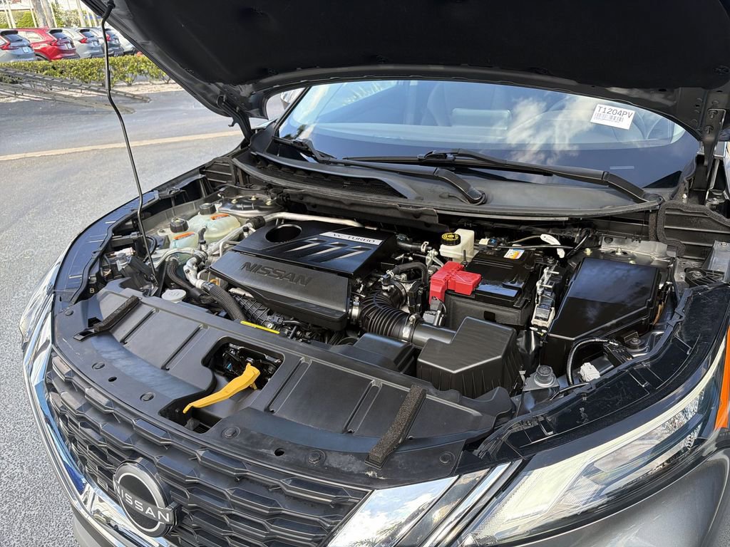 Used 2023 Nissan Rogue SV image 29