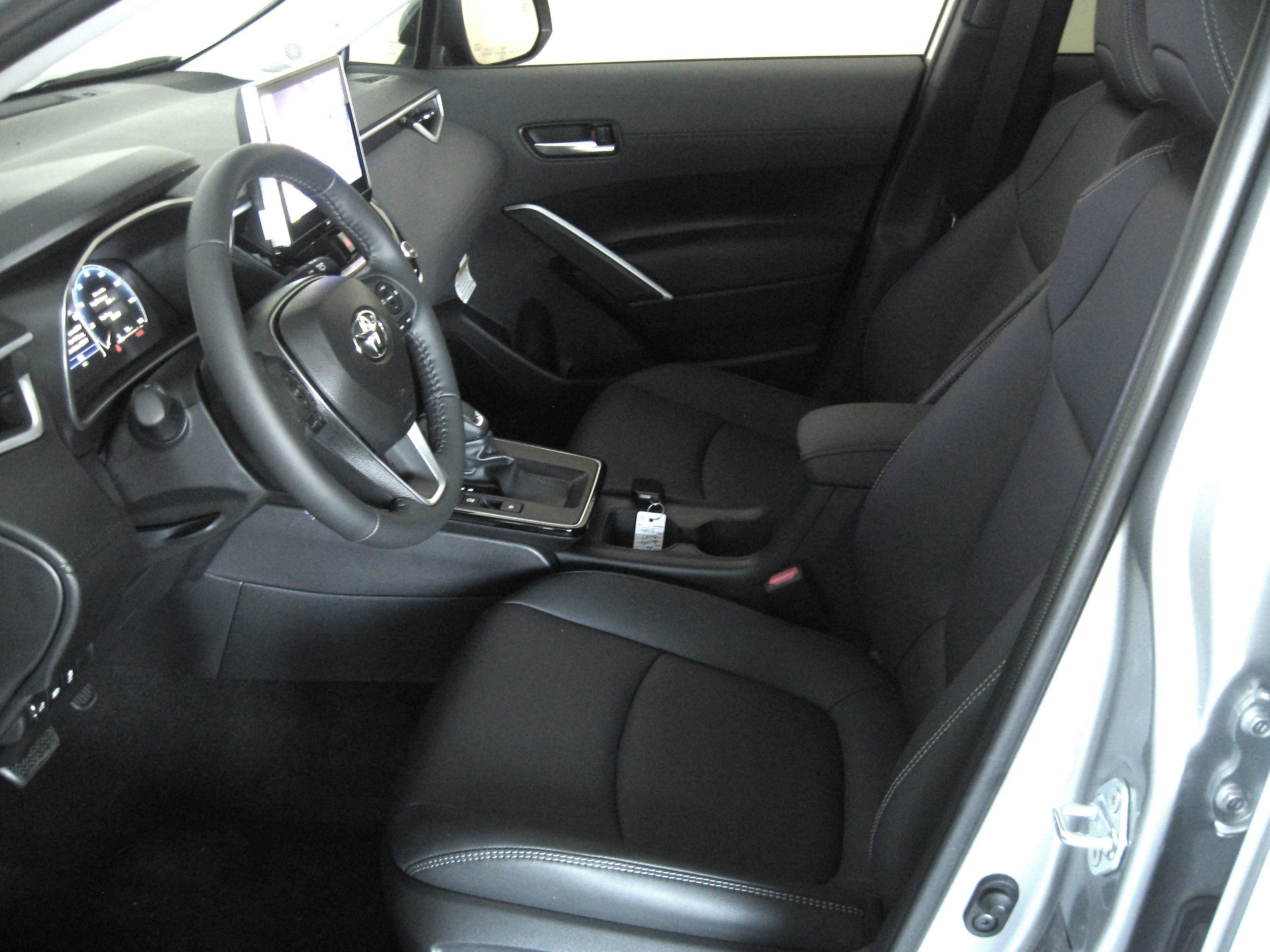 New 2026 Toyota Corolla Cross XLE w/ Convenience Package image 19