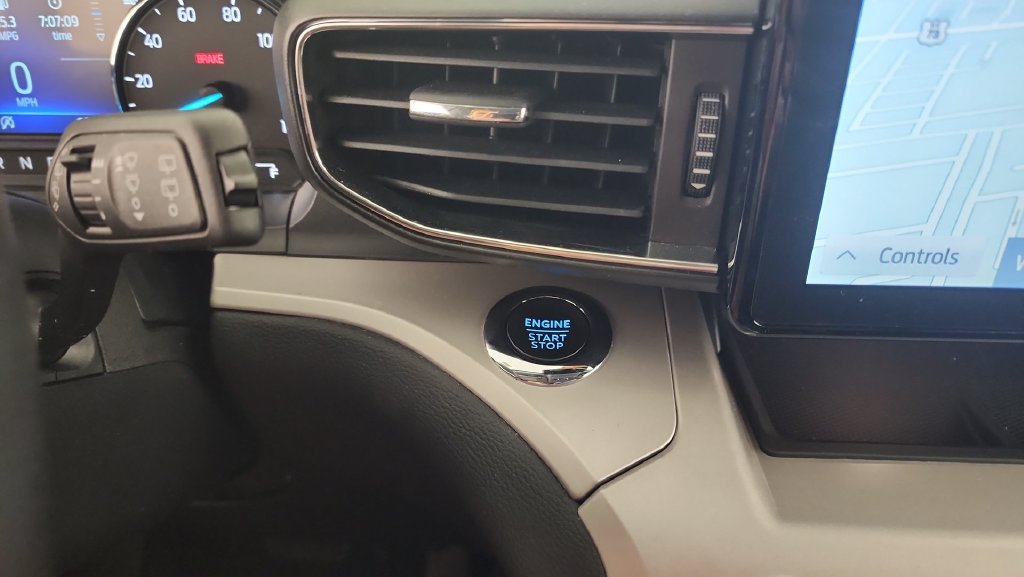 Used 2024 Ford Explorer XLT w/ Equipment Group 202A AWD/4WD image 23