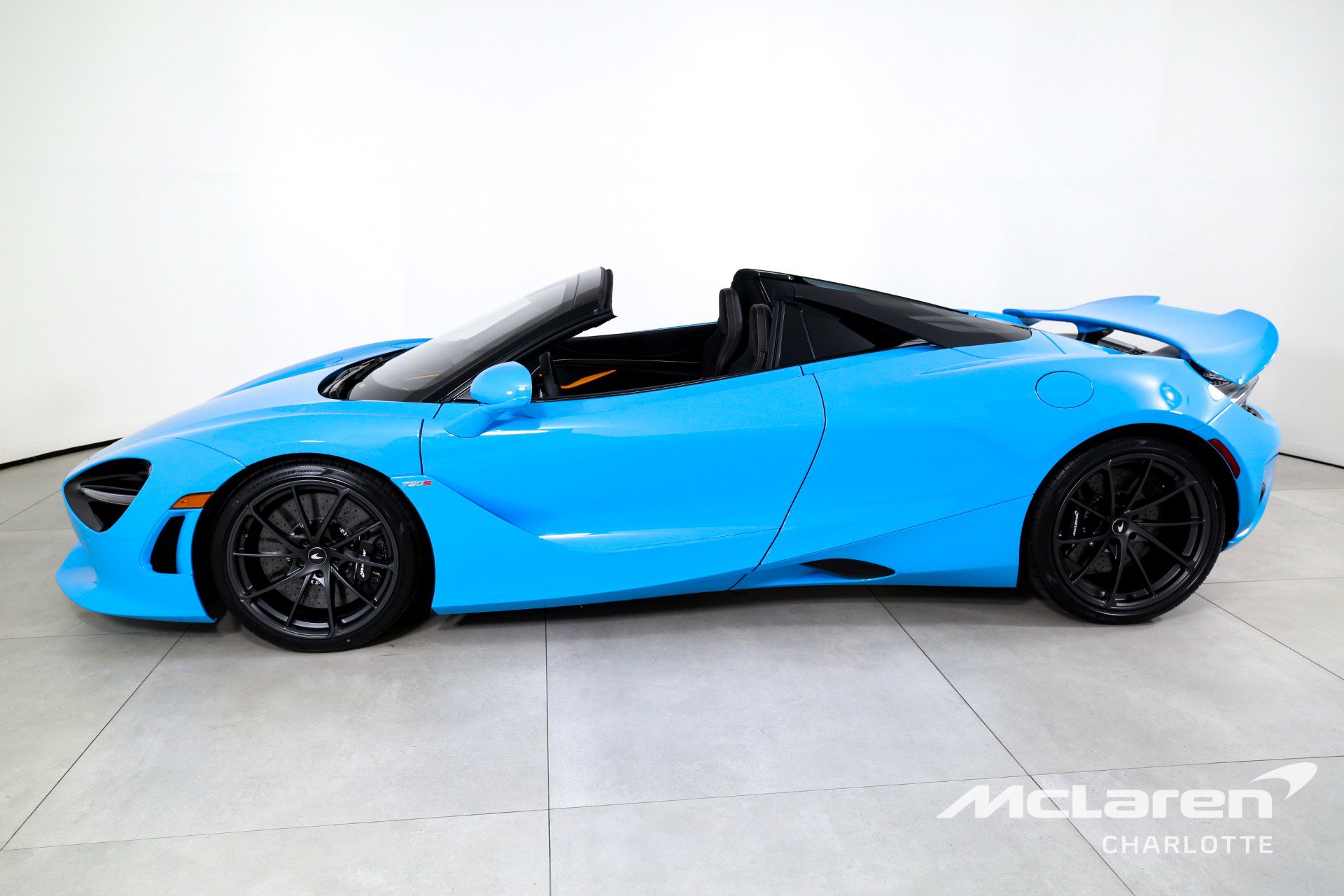Used 2027 McLaren 750S Spider RWD image 7