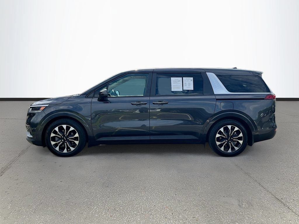 Used 2024 Kia Carnival EX FWD image 4