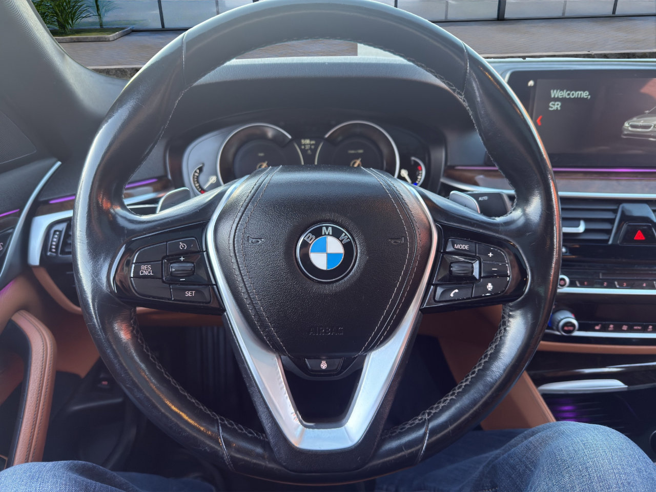 Used 2018 BMW 540i xDrive w/ Premium Package image 10