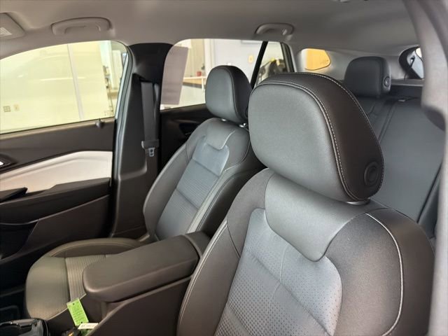 New 2026 Chevrolet Trax LT w/ Driver Confidence Package FWD image 11