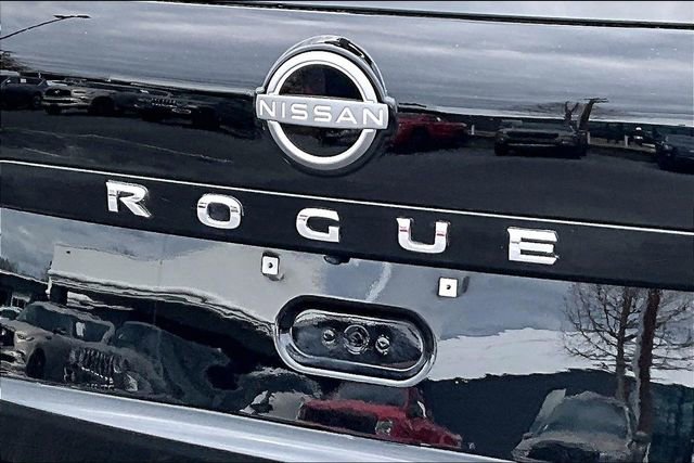 Used 2023 Nissan Rogue S image 23