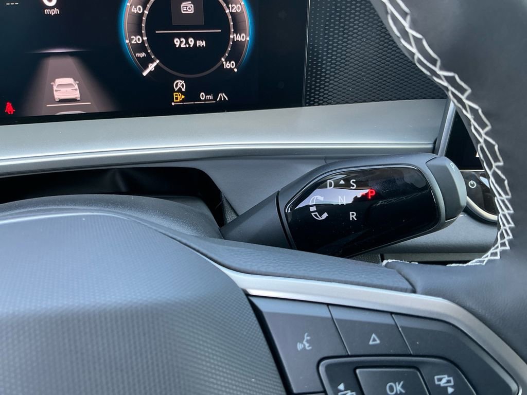 New 2025 Volkswagen Tiguan SE image 22